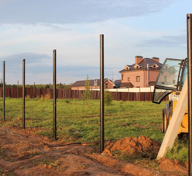 Винтовые сваи для забора в Углегорске